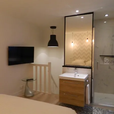 Le Marais, Amazing For 6
